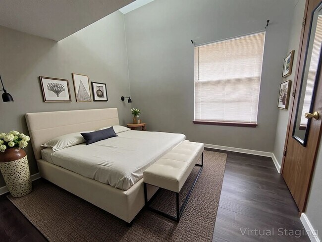 Building Photo - 2 bedroom 2 bath Loft Apartment Branson MO Renovated Unit 7