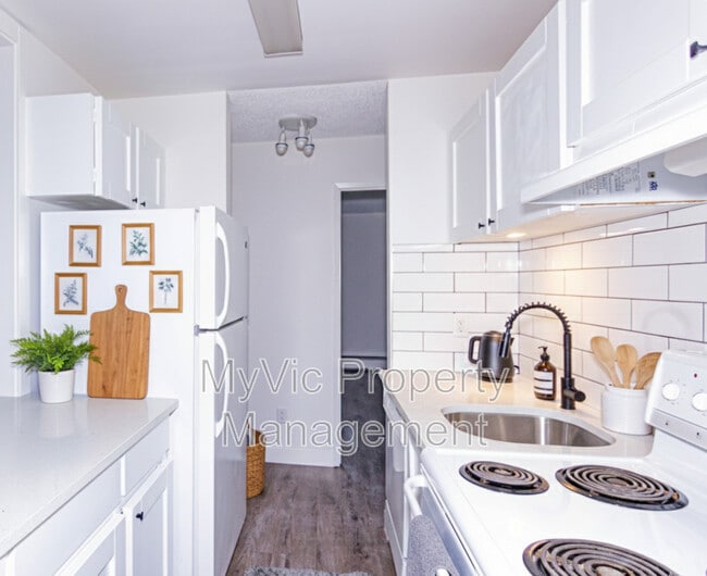 Photo - 3007-3035 35 St NW Unit One-Bedroom