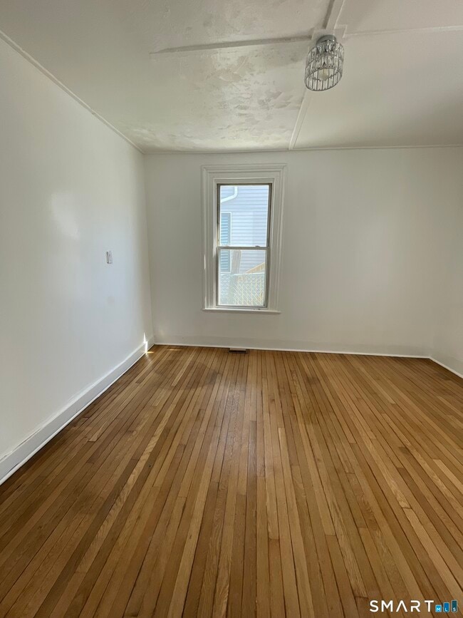 Photo - 69 W Liberty St