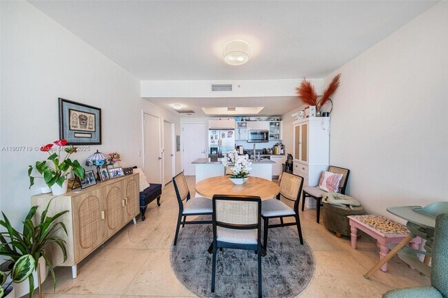 Photo - 888 Biscayne Blvd Unidad 3207