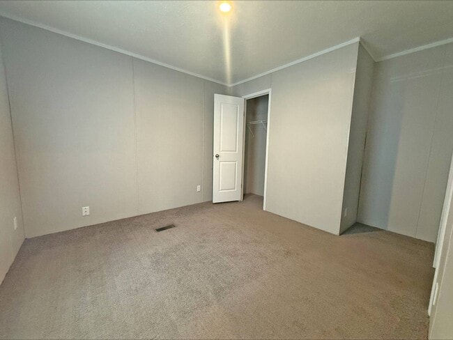 Photo - 705 W 8th St