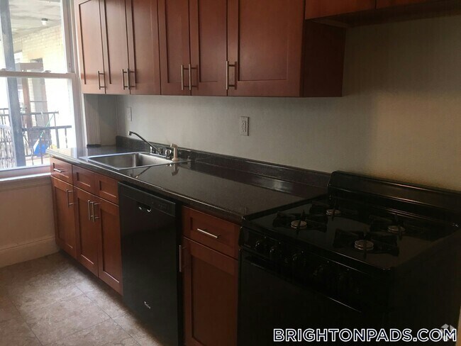 Building Photo - 1626 Commonwealth Ave Rental
