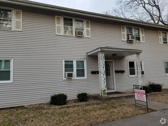 Building Photo - 612 N Center St Unit 3 Rental