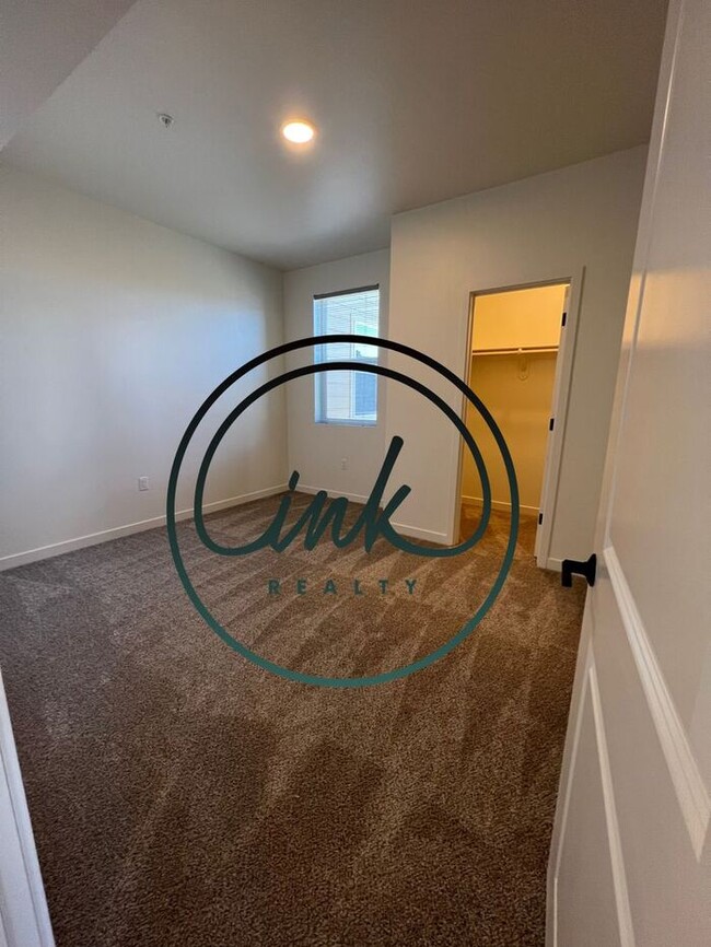 Photo - Modern living apartments~