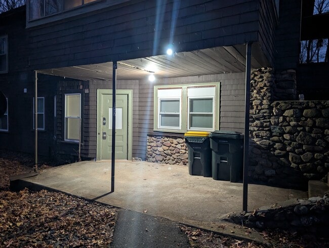 Building Photo - 157 School St Unit 157 school street