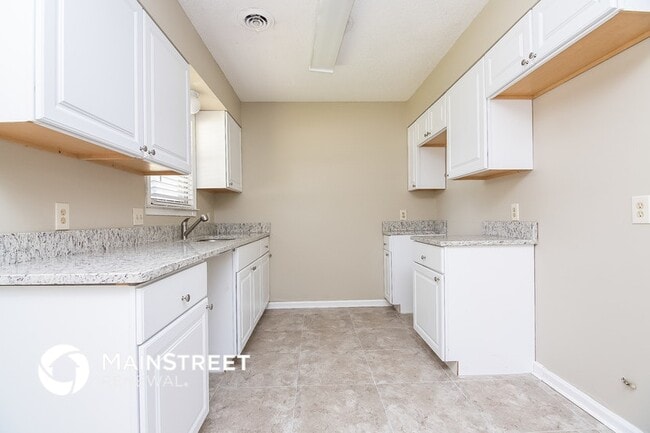 Photo - 6430 Trillium Trail