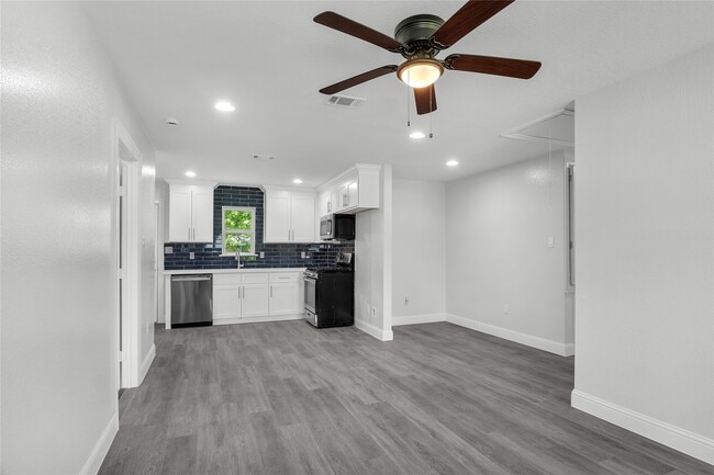 Photo - 110 Prune St