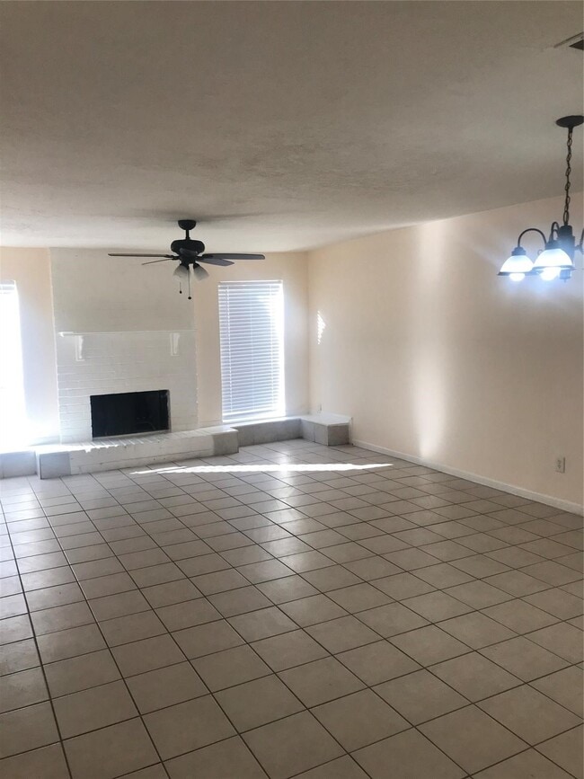 Photo - 8646 Maplecrest Dr