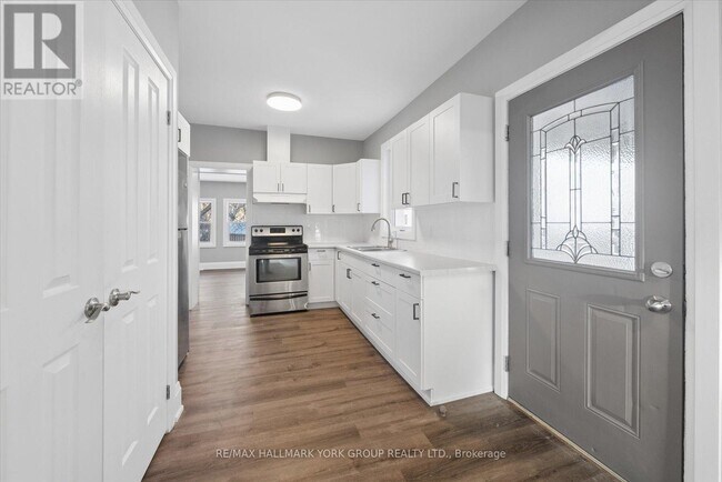 Photo - 16 Albert St N Unité Main