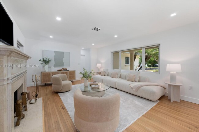 Photo - 5211 Granada Blvd