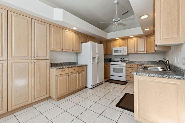 Building Photo - Single-Level Home in St. George with Community Pool, Gym, and More!