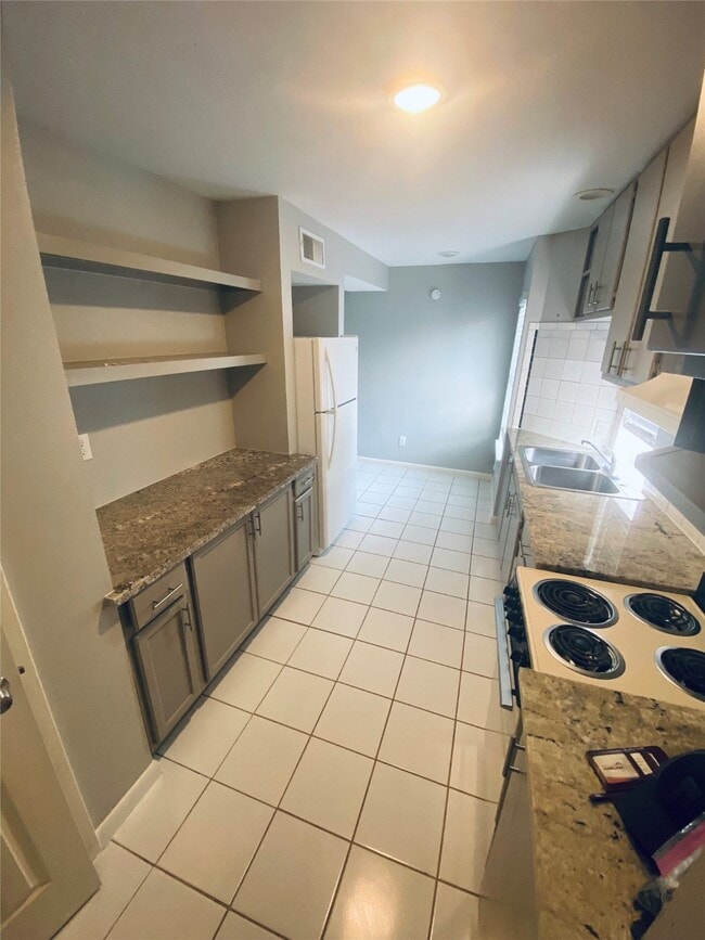 Photo - 14319 Henry Rd Unit 3A