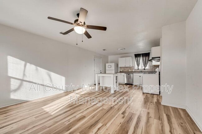 Photo - 1303 S Medora St