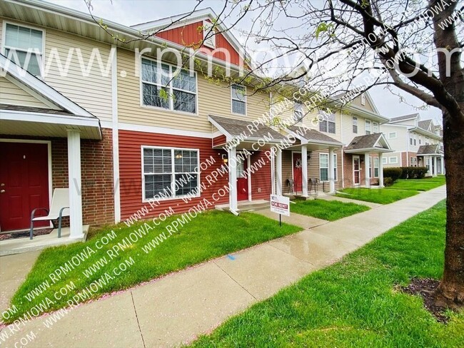 RENT SPECIAL!! 3 Bedroom, 2.5 Bath Townhom... - RENT SPECIAL!! 3 Bedroom, 2.5 Bath Townhom... House