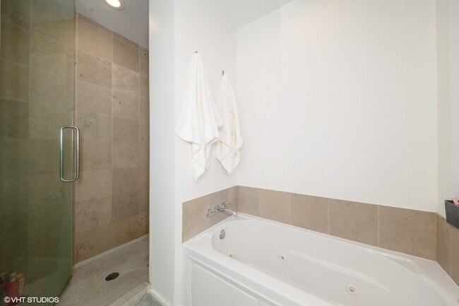 Photo - 600 N Fairbanks Ct Unit 2404