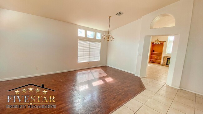 Photo - 8501 Tamworth St