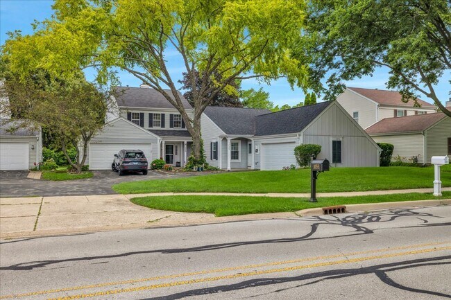 Photo - 1049 Oswego Rd
