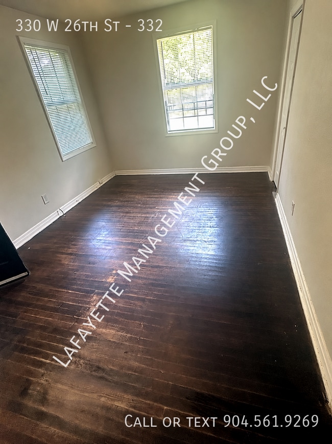 Photo - 330 W 26th St Unidad 332