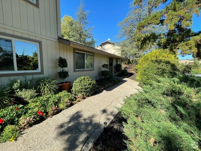 Building Photo - El Dorado Hills Condo