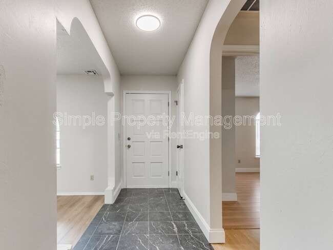 Photo - 5816 NW 90th St