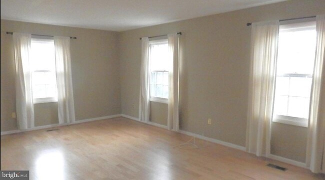 Photo - 15310 Annapolis Rd