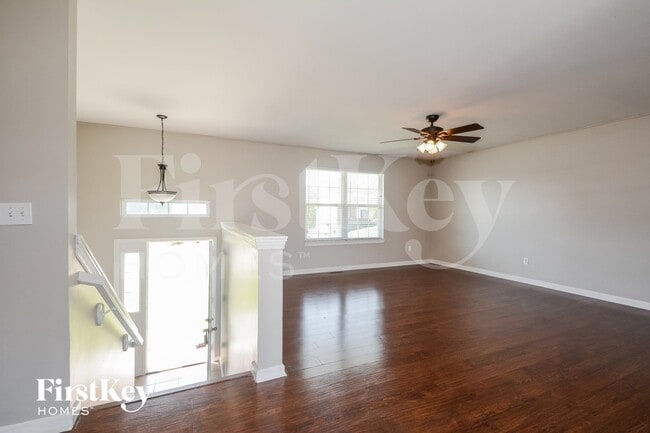 400 Rhonda Dr