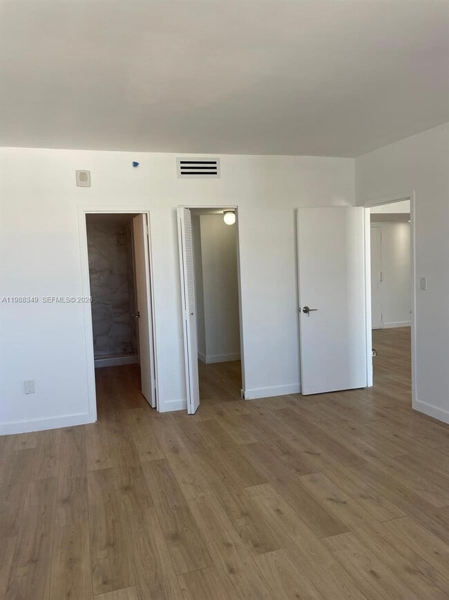 Photo - 2829 Indian Creek Dr Unit 806