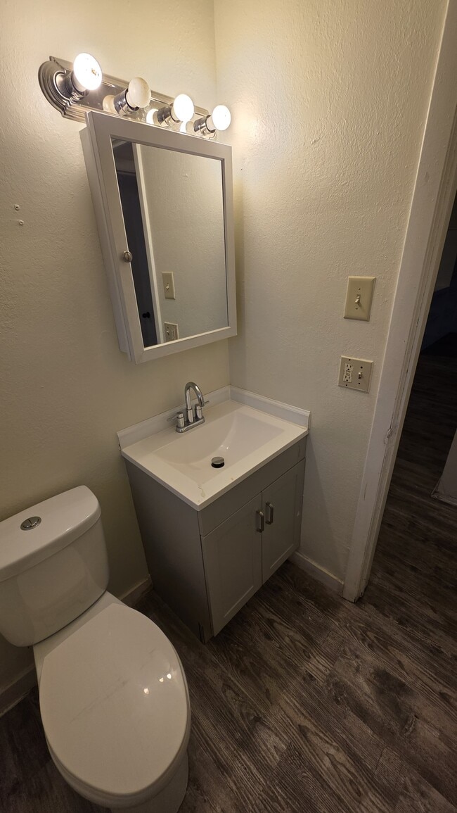 Photo - 2314-2318 Allied Dr