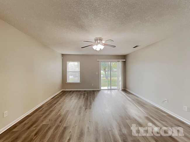 Photo - 137 Brays Island Ln