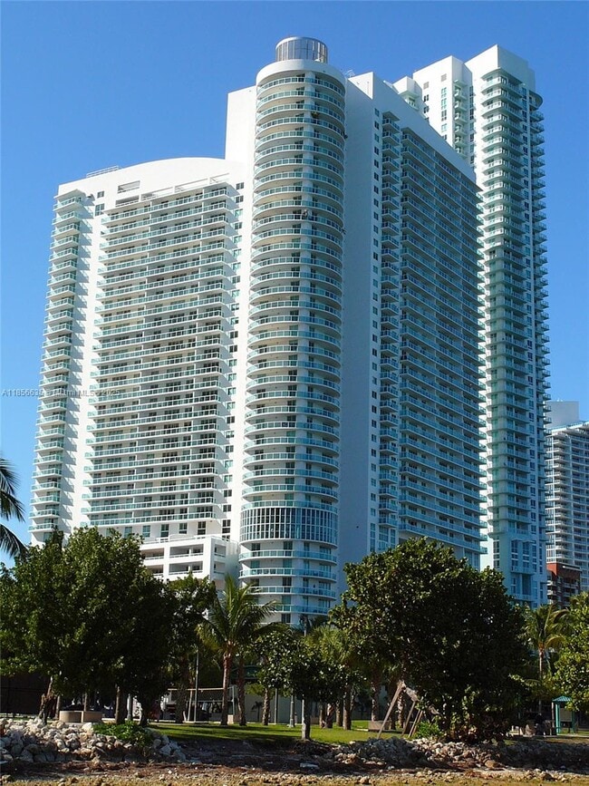 Building Photo - 1800 N Bayshore Dr Unit 3908 Rental