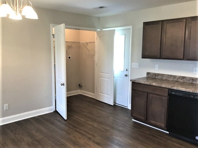 Photo - 6515 Mission Springs Ln