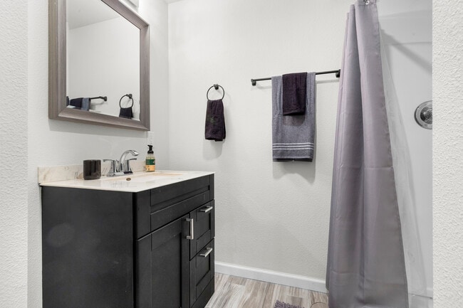 Photo - 115 Alydar Dr