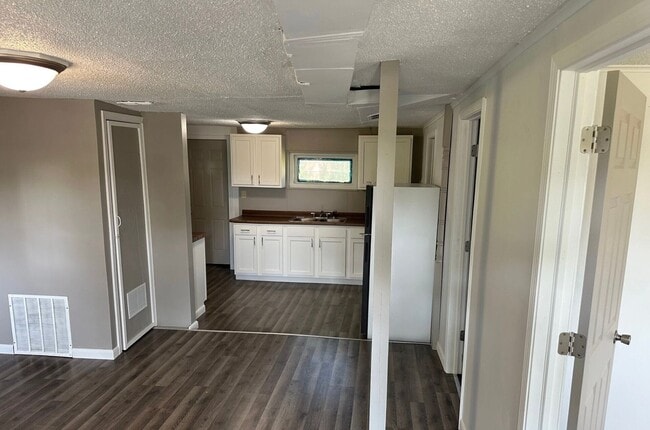 Photo - Charming 1 Bed House