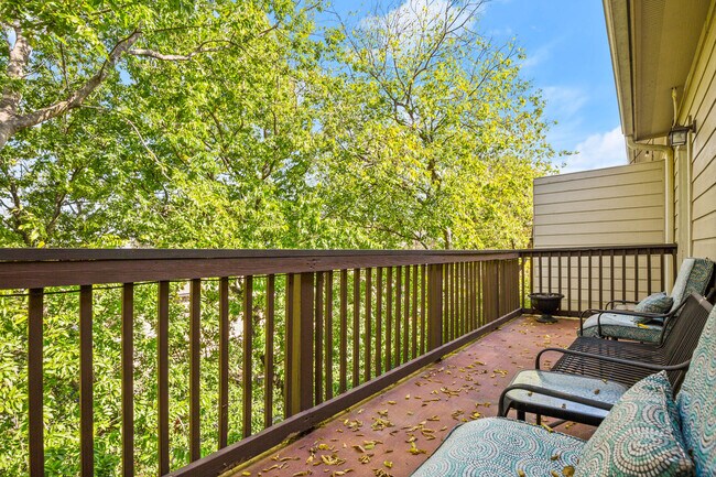 Photo - 1402 Parker Ln