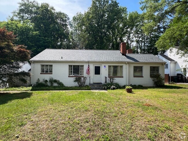 Building Photo - Adorable 2bdrm/1bth Ranch Style Home Conve...