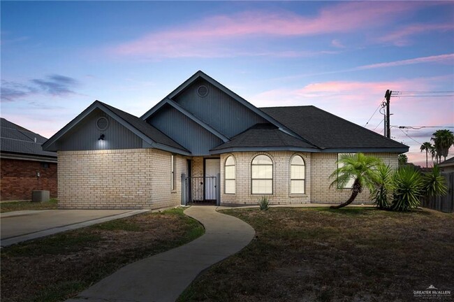 Photo - 1005 N Sabinas St House