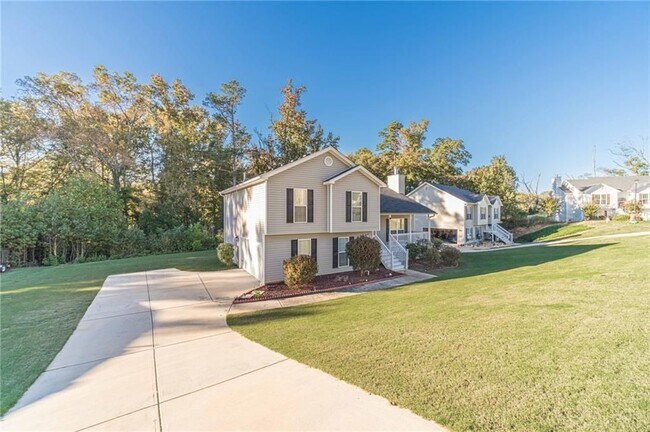 Photo - 583 Embassy Walk