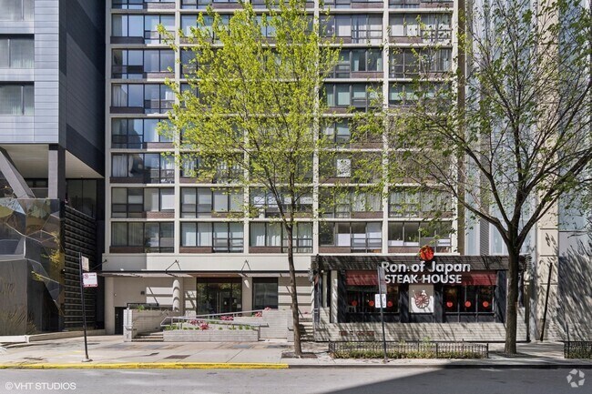 Building Photo - 230 E Ontario St Unit 2305 Rental