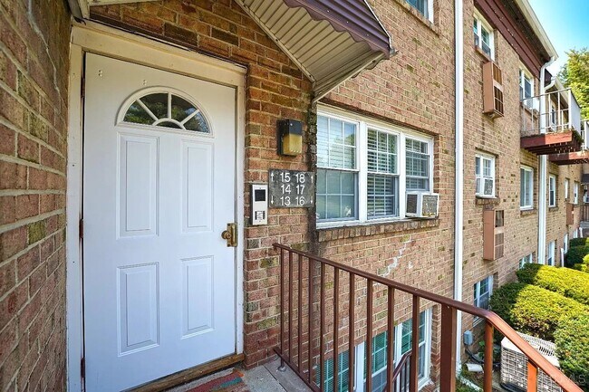 Photo - 18 College Dr Unit 18