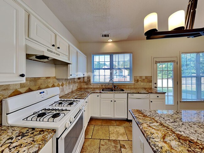 Photo - 4505 Glenaire Dr NW