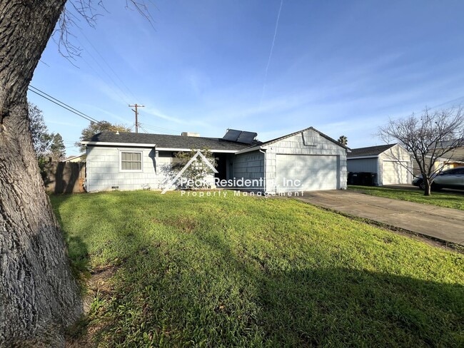 Building Photo - Very Nice 3bd/1ba House with 2 Car Garage