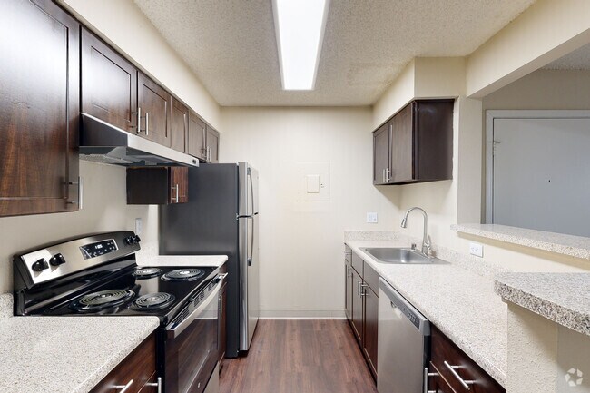 1BR, 1BA - 780SF - Alton Green