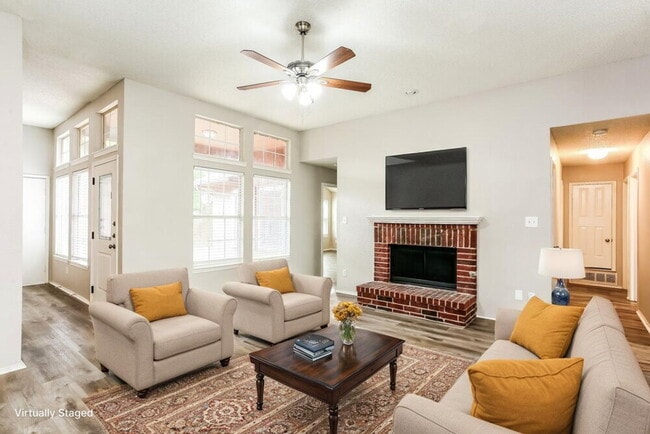 Photo - 7026 Lo Chalmers Ln