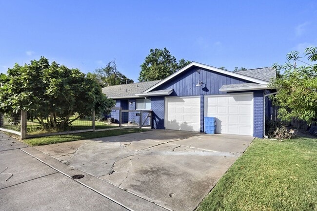 Photo - 5716 Wellington Dr