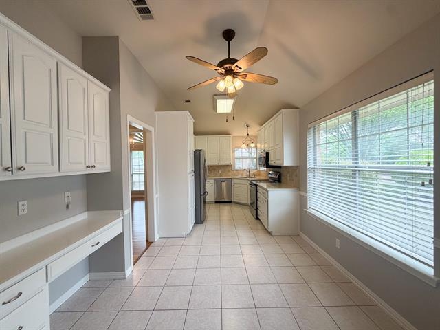 Photo - 310 Iroquois Ln