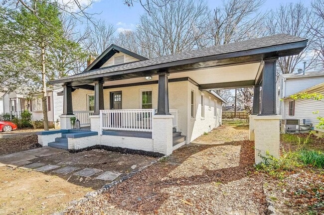 Building Photo - Charming 3-Bedroom Home with Modern Amenities and Spacious Backyard