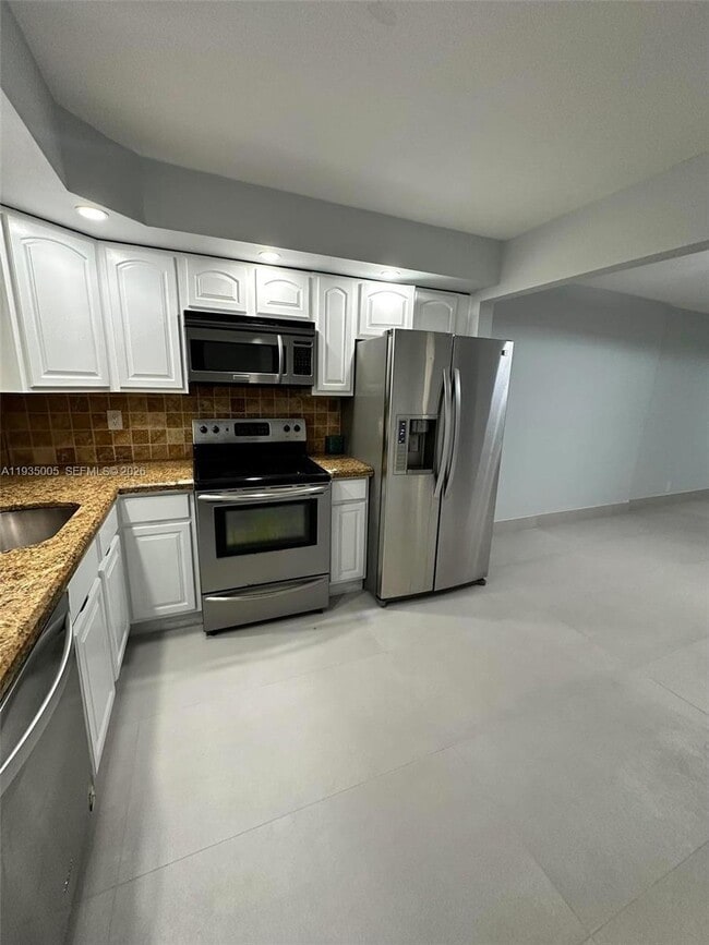 Photo - 9440 SW 8th St Unit 402