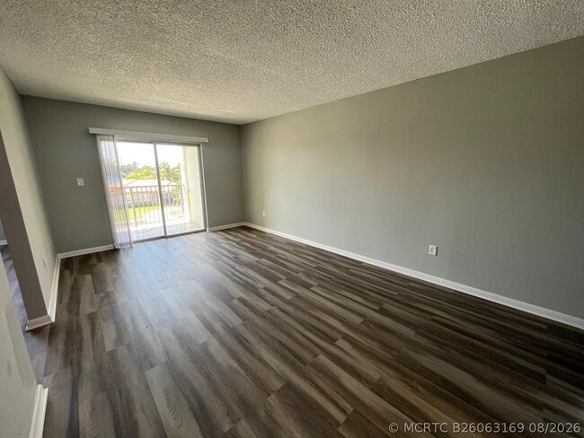2605 NW 135th St Unit 101