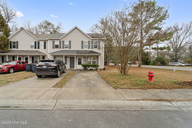 Photo - 100 Croatan Ct Townhome