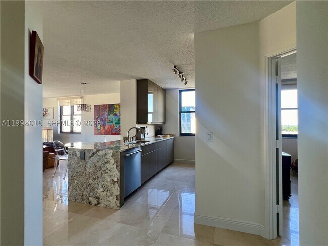Photo - 651 Okeechobee Blvd Unit 811